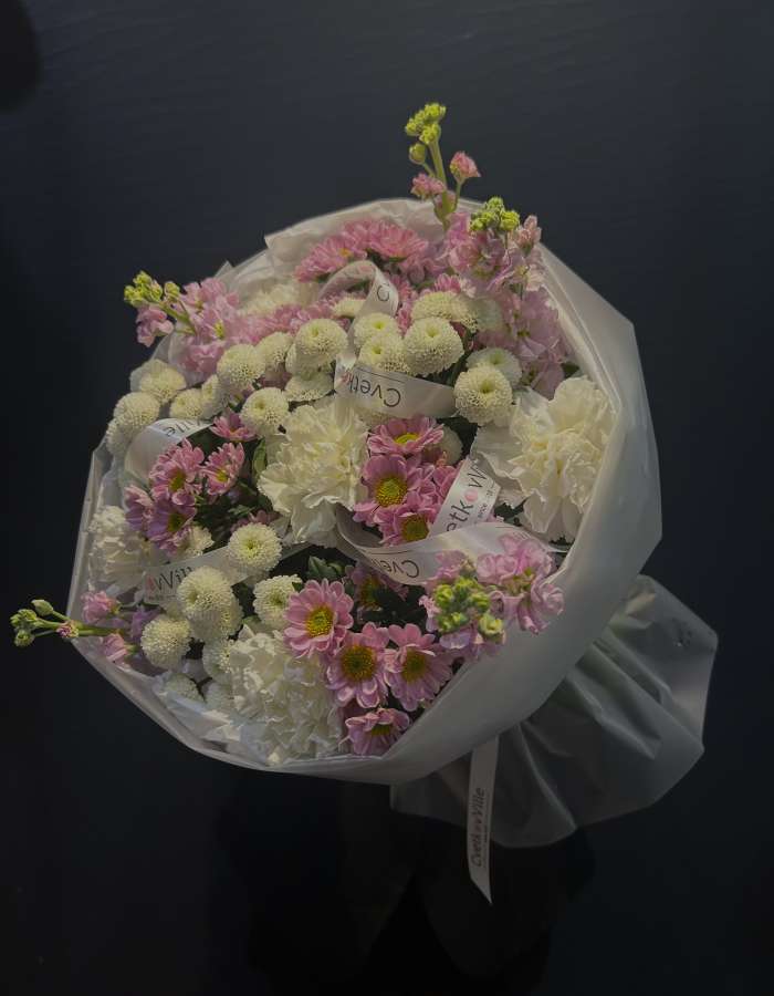 Букет из хризантем сорта Сантини "Нежность для мамули"