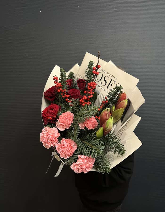 Букет из нобилиса и амарилисов "Новогоднее ассорти"