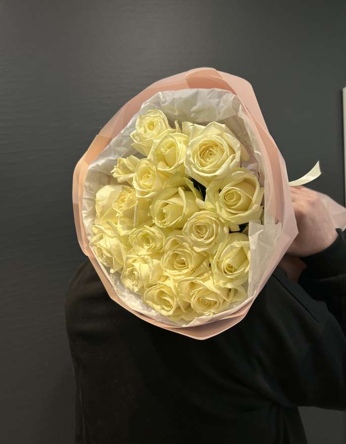 Букет из белых роз сорта Аваланж(Avalanche) "Чистая любовь"