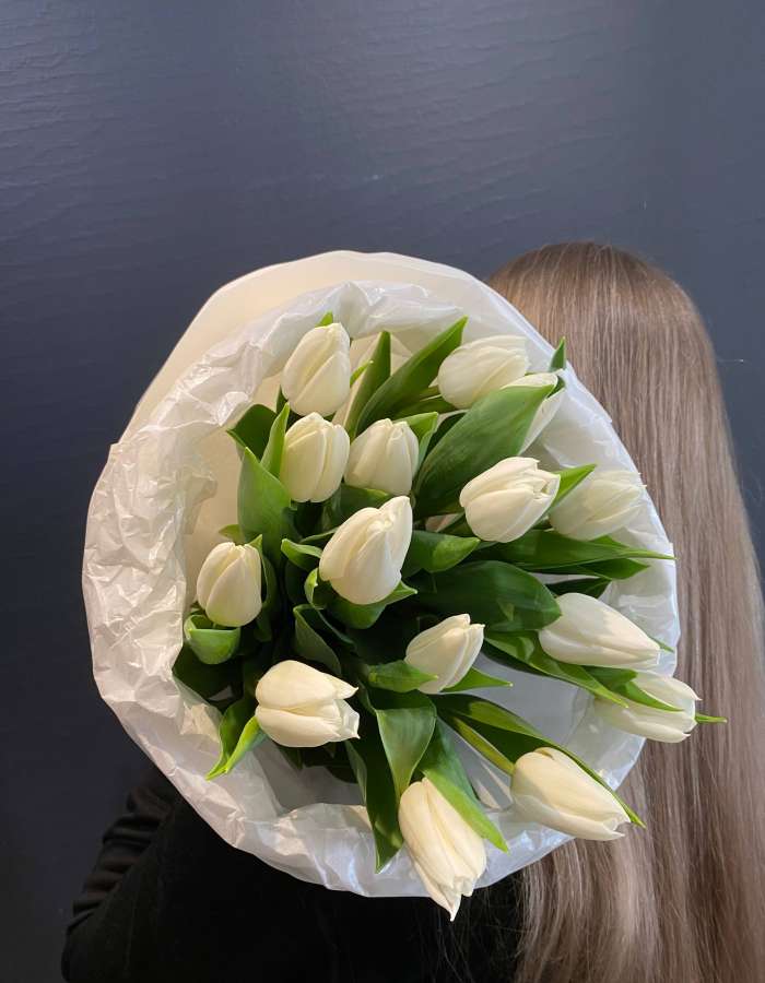 Букет из тюльпанов сорта Вайт Мастер "Яркая весна"