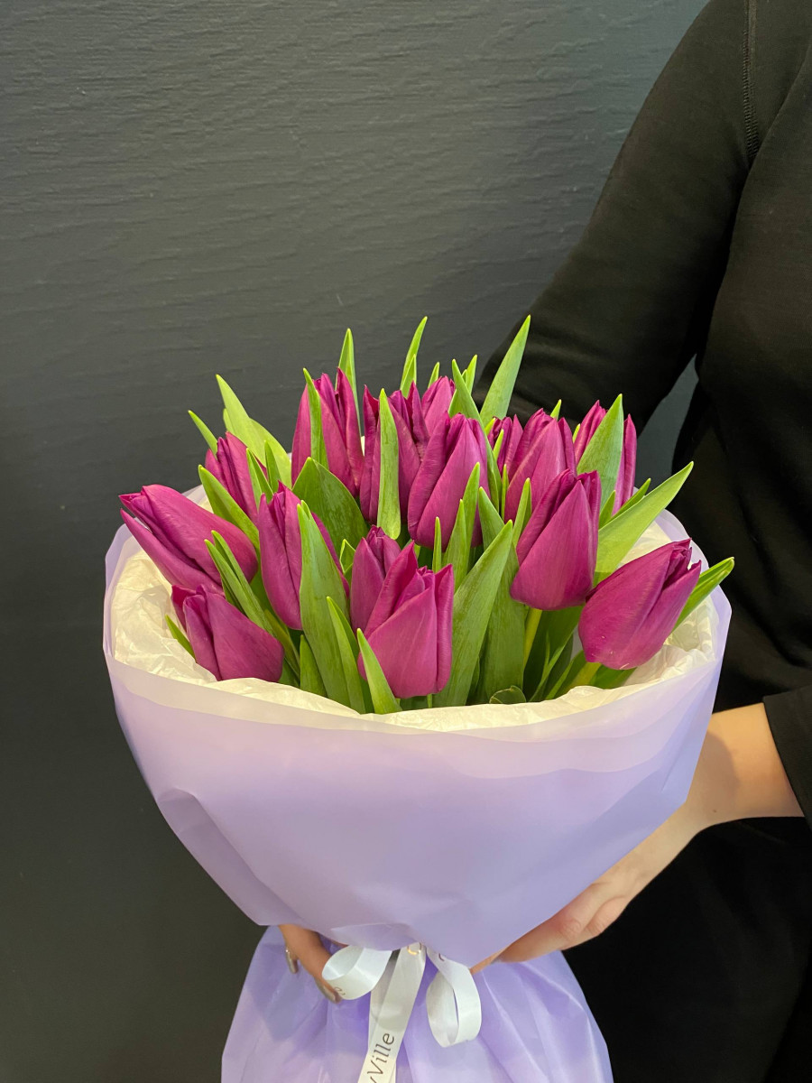 Букет из тюльпанов сорта Лэптоп "Сумеречный сад"