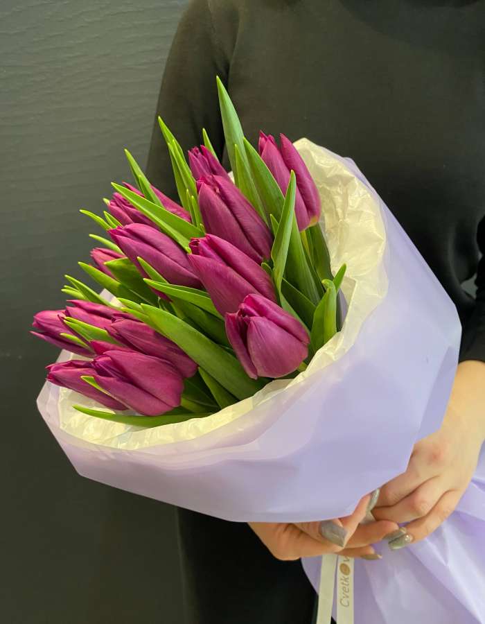 Букет из тюльпанов сорта Лэптоп "Сумеречный сад"