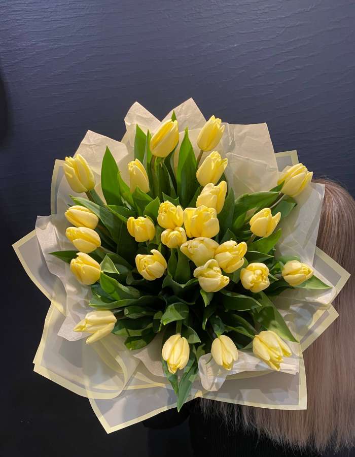 Букет из тюльпанов сорта Фан Фо Ту "Утренний бриз"