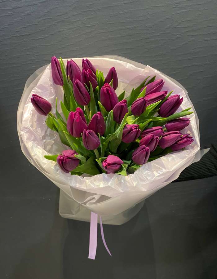 Букет из тюльпанов сорта Лэптоп "Сила страсти"