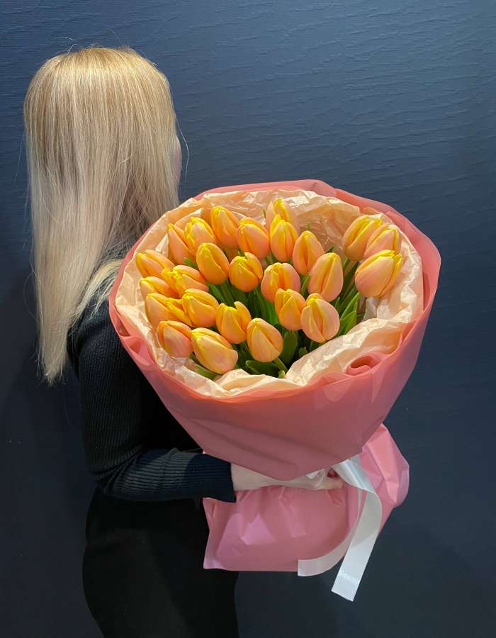 Букет из тюльпанов сорта Манго Шарм "Запах весны"