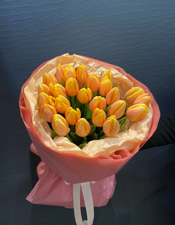 Букет из тюльпанов сорта Манго Шарм "Запах весны"