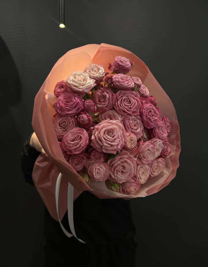 Букет из кустовых роз сорта Леди Бомбастик "Яркие краски"