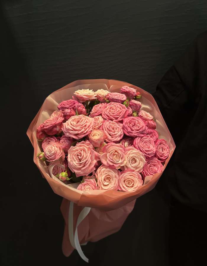 Букет из кустовых роз сорта Леди Бомбастик "Яркие краски"