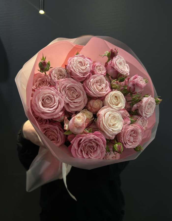 Букет из кустовых роз сорта Леди Бомбастик "Россыпь кораллов"