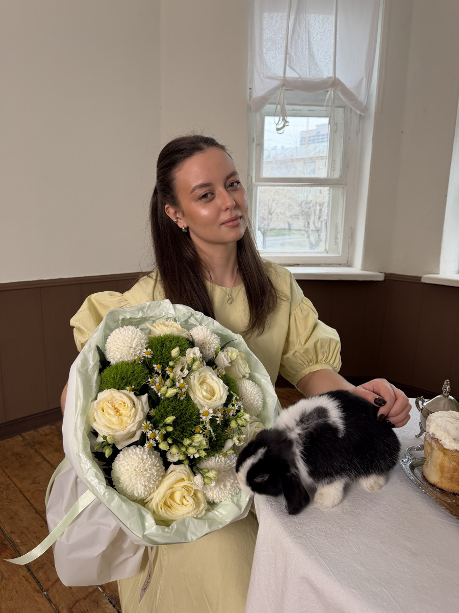 Пасхальный Букет из роз и хризантем "Весеннее пробуждение"