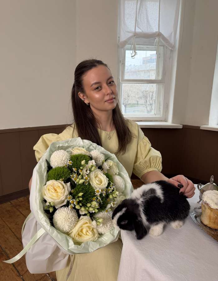 Пасхальный Букет из роз и хризантем "Весеннее пробуждение"