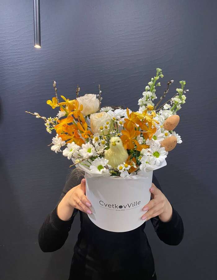 Пасхальная композиция из хризантем и орхидей "Воскресение"