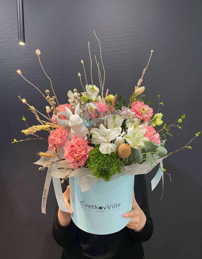 Пасхальная композиция из диантусов и сухоцветов "Светлая весна"