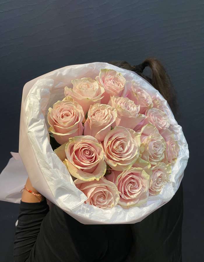 Букет из 15 эквадорских роз Pink Mondial «Нежные мечты» (Акция)